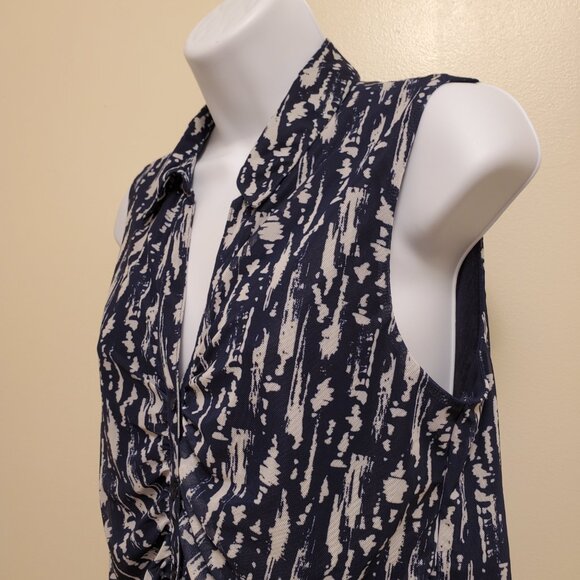 Cable & Gauge Blue Patterned Sleeveless Button Front V-Neck Collared Top - M - Picture 2 of 11